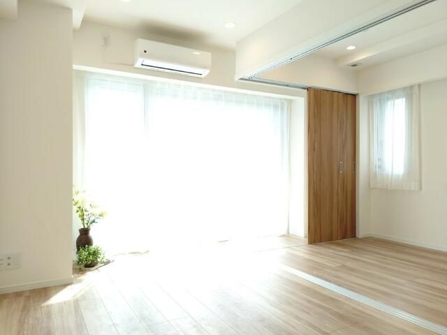 Renovated 1LDK Apartment for Sale in Shibuya, Tokyo - Thumbnail 3