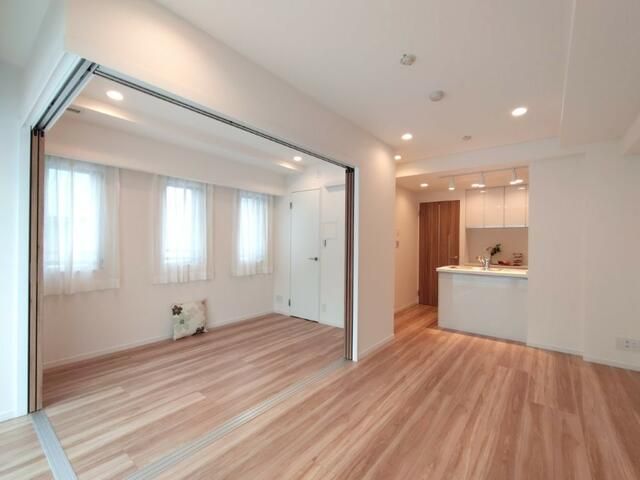 Renovated 1LDK Apartment for Sale in Shibuya, Tokyo - Thumbnail 4