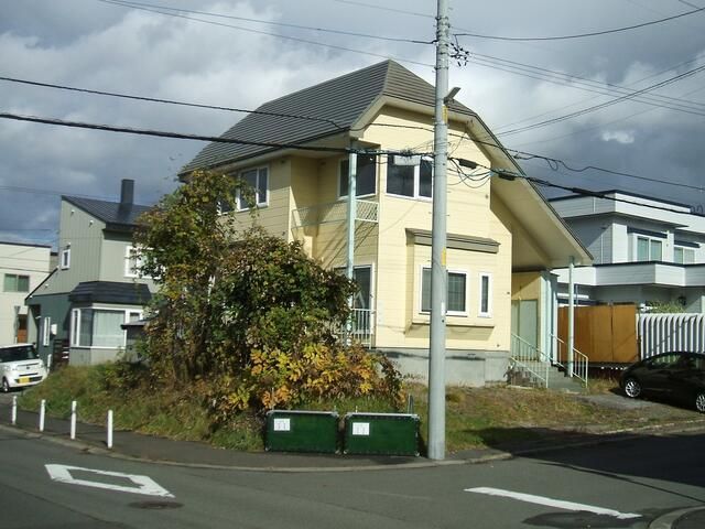 5LDK Detached House for Sale in Sapporo's Kiyota Ward - Thumbnail 2