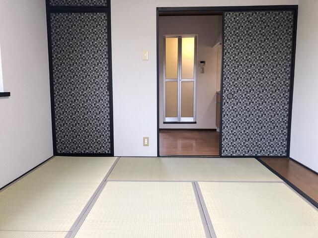 Renovated 1K Apartment with Loft Storage in Otsu, Shiga - Thumbnail 4