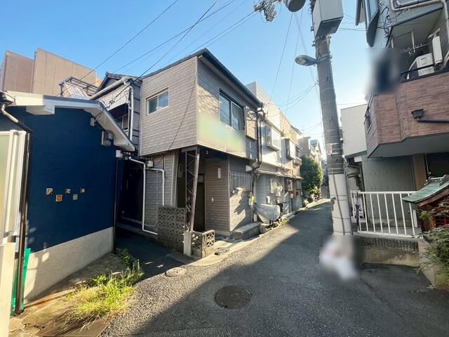 Tenanted 3LDK Terrace House for Sale in Abeno, Osaka - Thumbnail 4