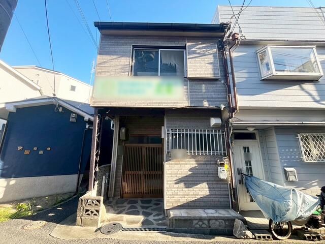 Tenanted 3LDK Terrace House for Sale in Abeno, Osaka - Thumbnail 2