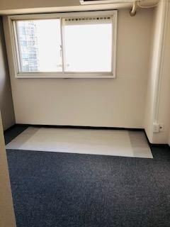 Studio Apartment for Sale in Minato, Tokyo with Panoramic Views - Thumbnail 3