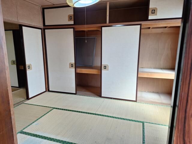 Two-Building Set for Sale in Otaru, Hokkaido - 4DK House & Commercial Space - Thumbnail 2