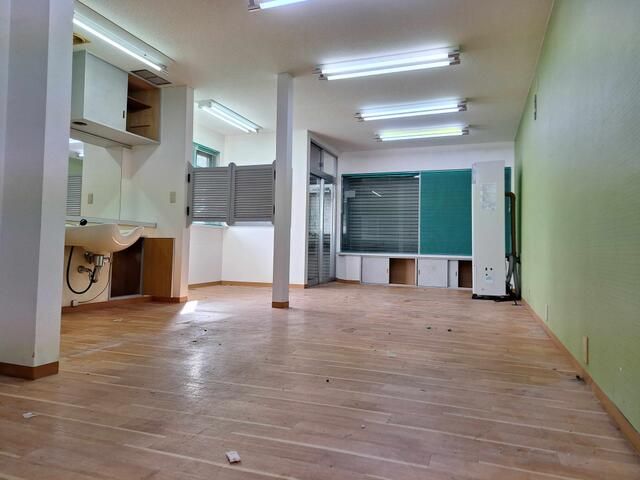 Two-Building Set for Sale in Otaru, Hokkaido - 4DK House & Commercial Space - Thumbnail 4