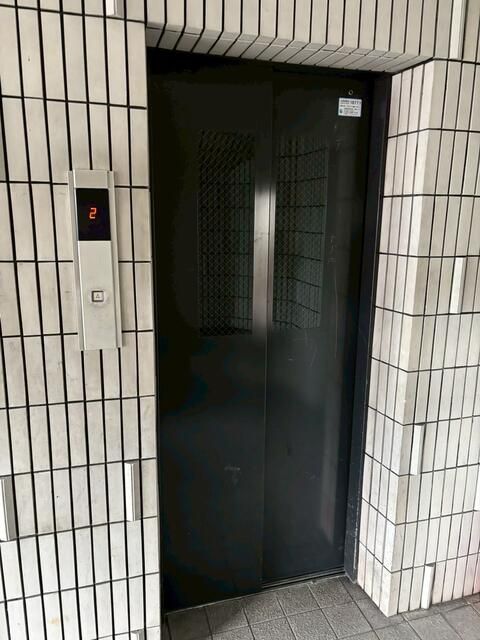 2DK Corner Apartment for Sale in Higashiosaka, Osaka - Thumbnail 2