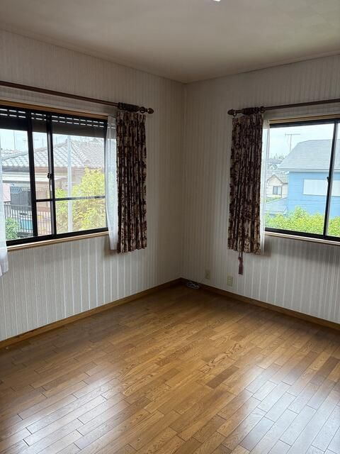Spacious 3SLDK House with Garden for Sale in Hiratsuka, Kanagawa - Thumbnail 4