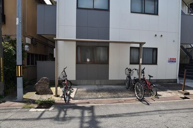 2DK Apartment for Rent in Shijonawate, Osaka - 49,000 JPY - Thumbnail 4