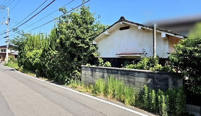 Resale 4DK Detached House in Matsuyama City, Ehime - Thumbnail 2