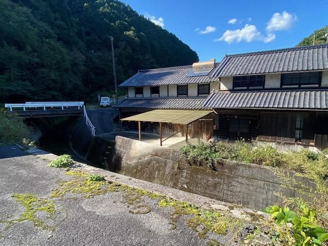 1945 Wooden House for Sale in Imabari, Ehime - 5DK on 383m² Land - Thumbnail 2
