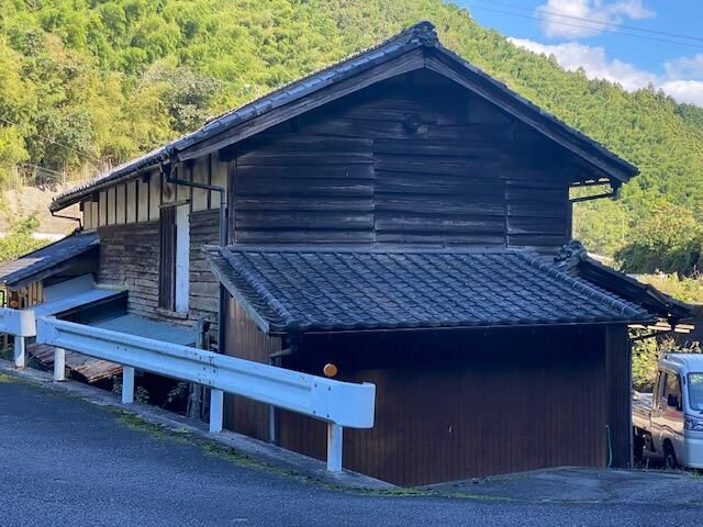 1945 Wooden House for Sale in Imabari, Ehime - 5DK on 383m² Land - Thumbnail 4