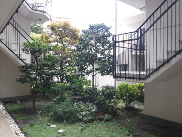 Renovated 2DK Apartment for Sale in Nerima, Tokyo with Tenant - Thumbnail 4