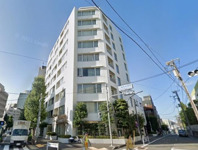 2LDK Apartment for Sale in Shibuya's Hiroo, Tokyo - Image 1