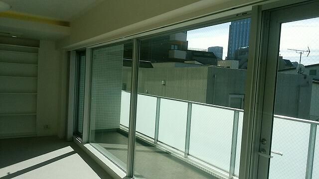2LDK Apartment for Sale in Shibuya's Hiroo, Tokyo - Thumbnail 2