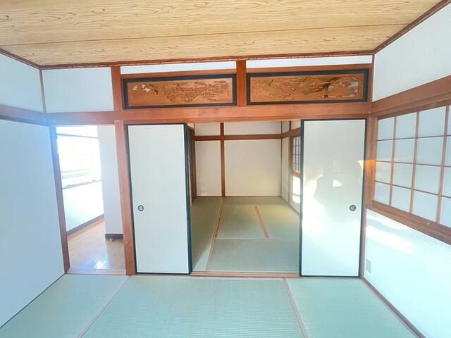 Renovated 3LDK Detached House for Sale in Kaizuka, Osaka - Thumbnail 3