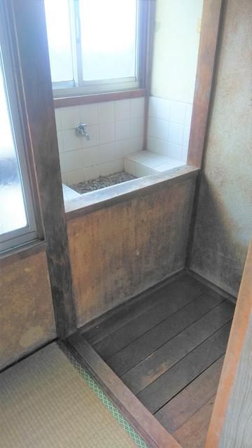 3K Apartment for Rent in Kure, Hiroshima - 40 sqm, 20,000 Yen - Thumbnail 2