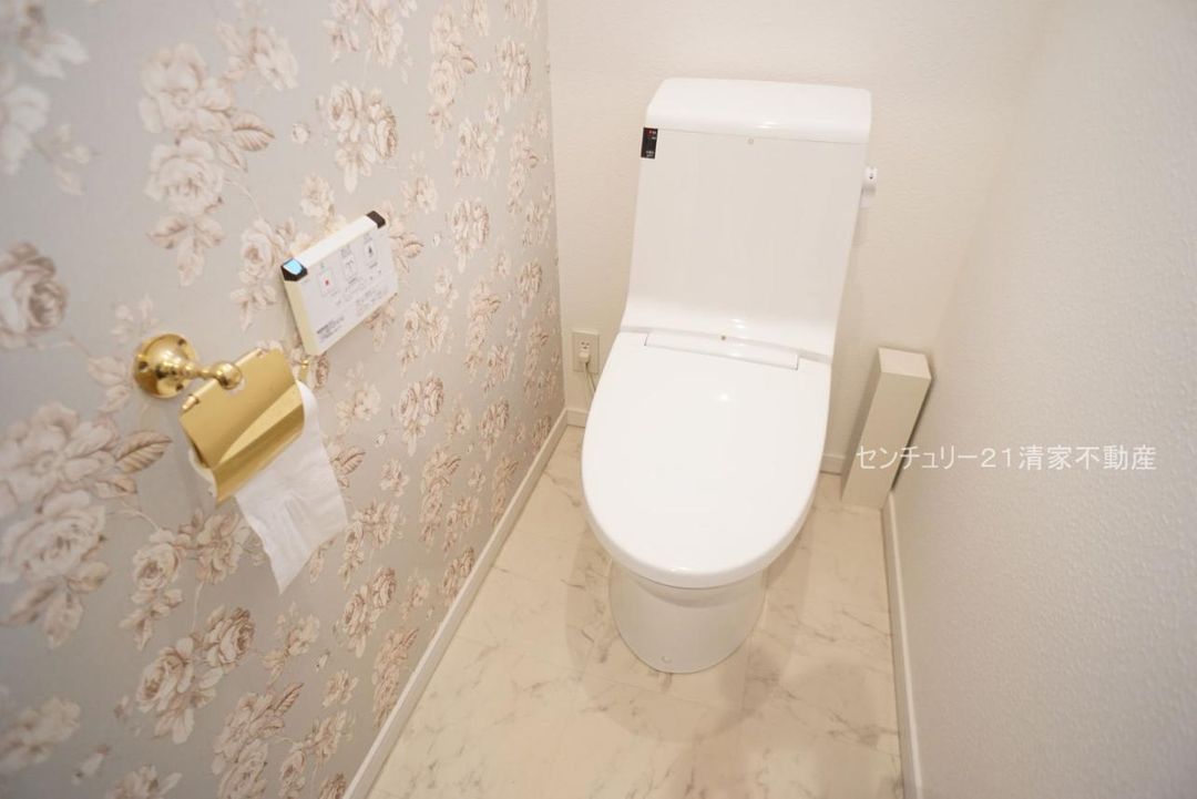 5LDK Custom Home with Solar Power in Nagoya's Kita Ward - Thumbnail 3