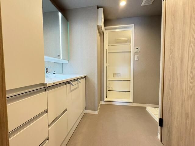 4LDK Apartment for Sale in Minoh City, Osaka with 2026 Renovation - Thumbnail 4