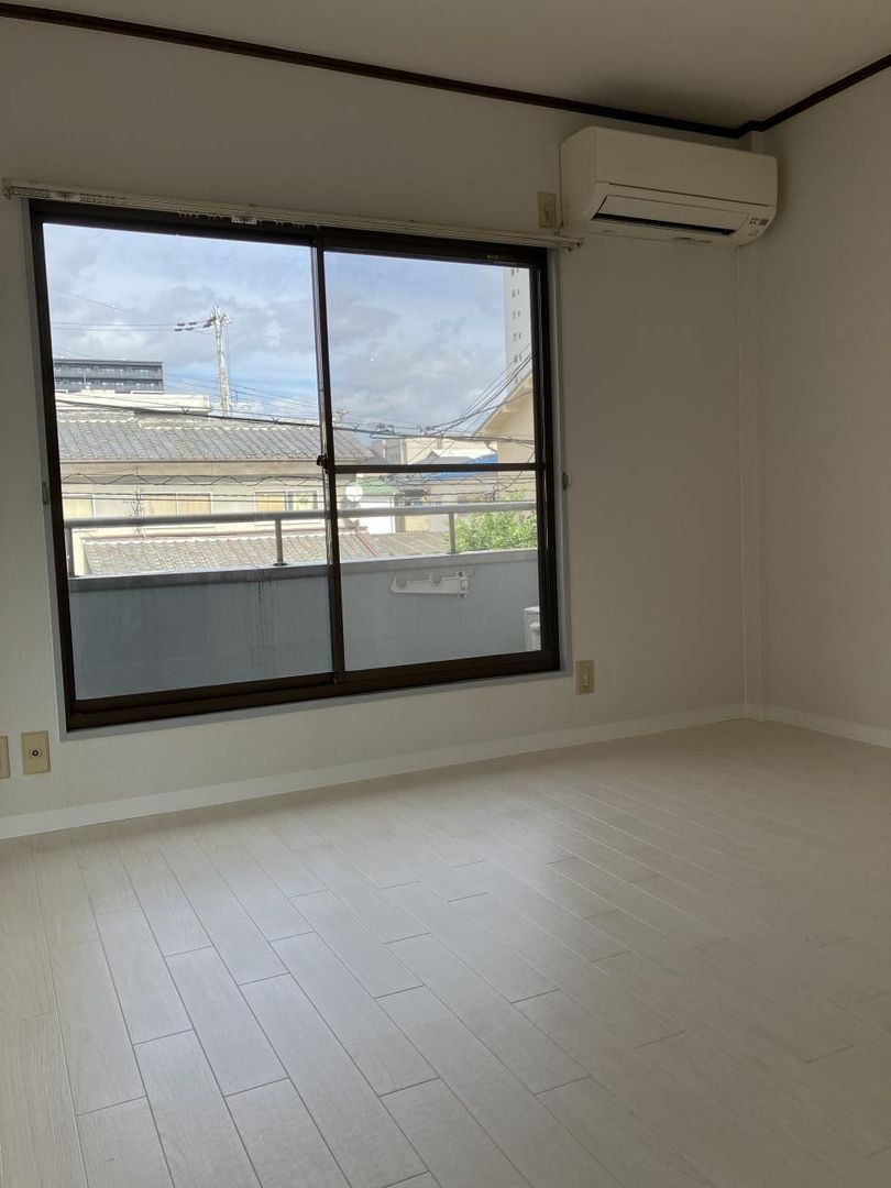 Renovated 1DK Apartment for Rent in Moriguchi, Osaka - Thumbnail 3
