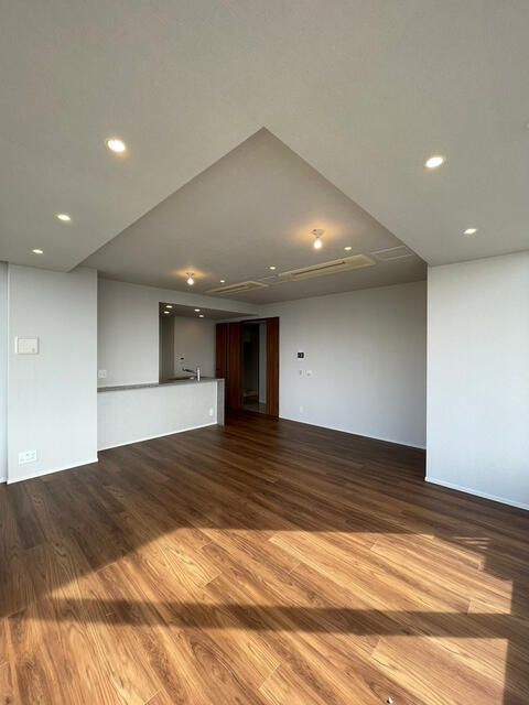 2LDK Condo in Park House Nakanoshima Tower, Osaka - Thumbnail 3