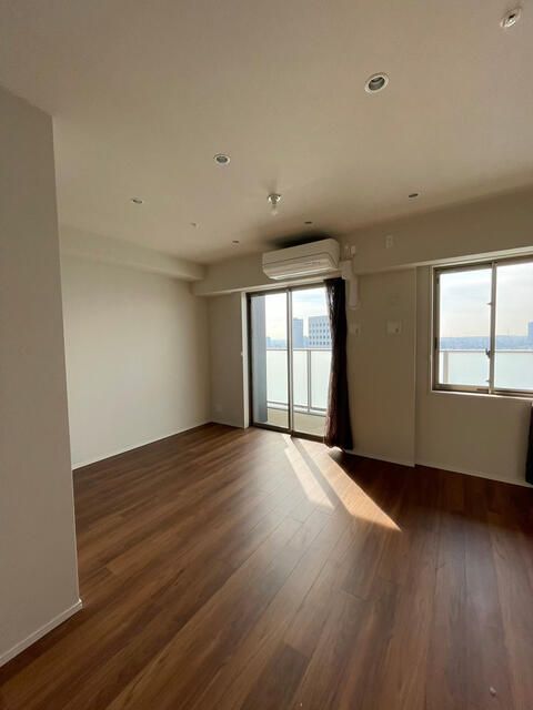 2LDK Condo in Park House Nakanoshima Tower, Osaka - Thumbnail 2
