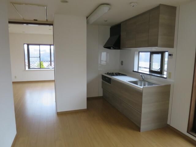 4LDK House for Sale in Atsugi, Kanagawa with Garage - Thumbnail 4