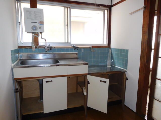 2K Apartment for Rent in Kagoshima City - 20,000 Yen - Thumbnail 2