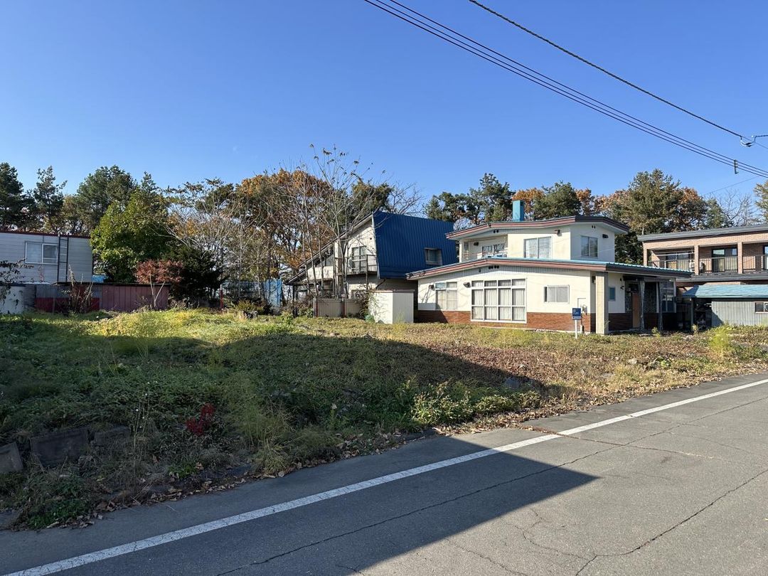 198 Tsubo Land with 5LDK House for Renovation in Makubetsu, Hokkaido - Thumbnail 2