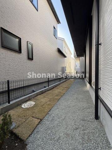 New 3LDK House in Hiratsuka, Kanagawa | Multi-Skip Design - Thumbnail 2