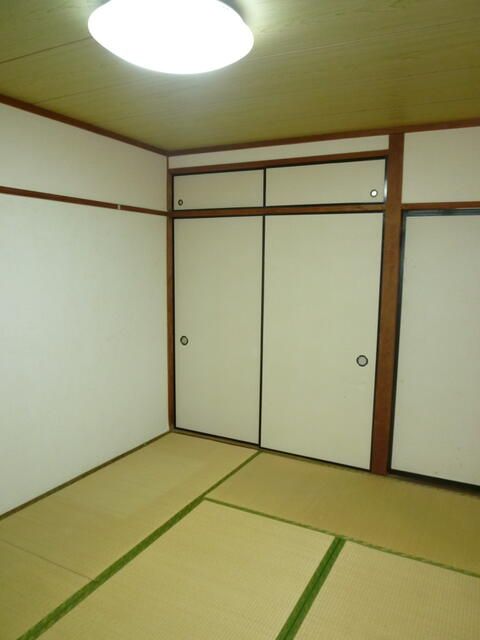 3DK Ground Floor Apartment for Sale in Maebashi, Gunma - Thumbnail 2