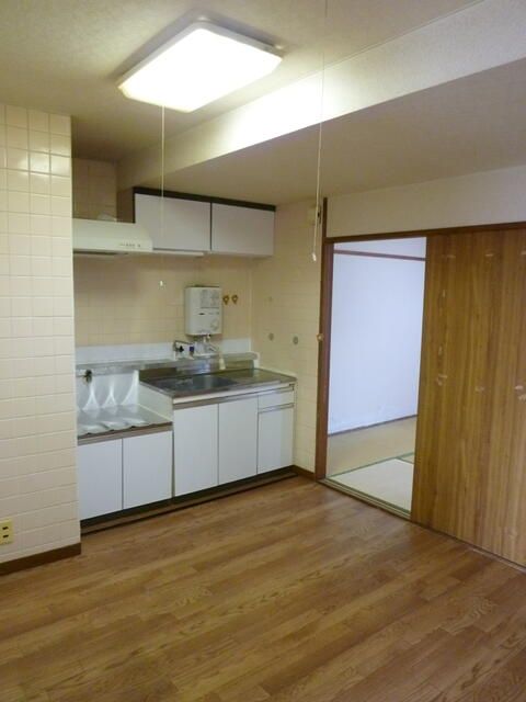 3DK Ground Floor Apartment for Sale in Maebashi, Gunma - Thumbnail 4