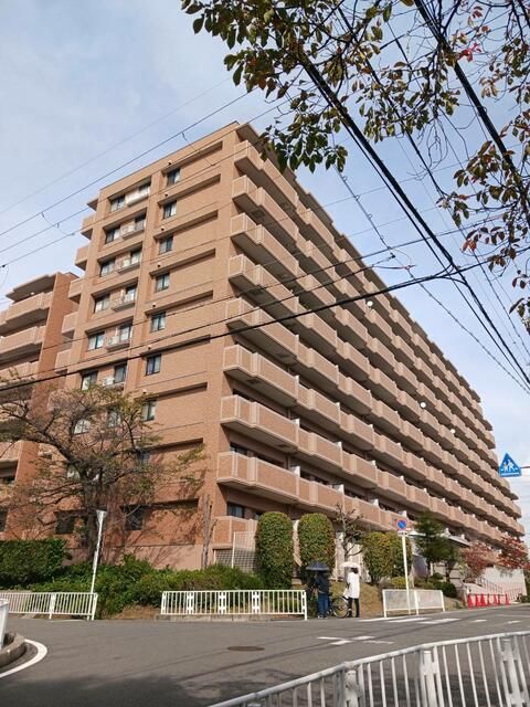 Renovated 3LDK Apartment for Sale in Hirakata, Osaka - Thumbnail 3