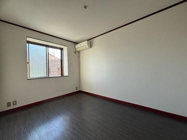 Renovated 1K Apartment for Rent in Wakayama City - Thumbnail 4