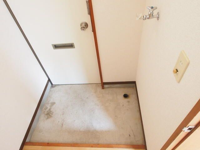 1R Apartment for Rent in Sue-machi, Kanazawa - 16,000 Yen - Thumbnail 3