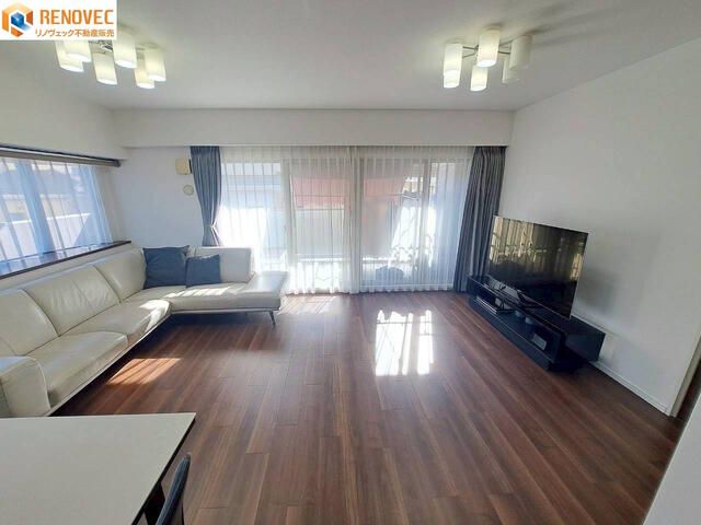 Renovated 3LDK Corner Apartment Near Semboku-Ono Station, Sakai - Thumbnail 2