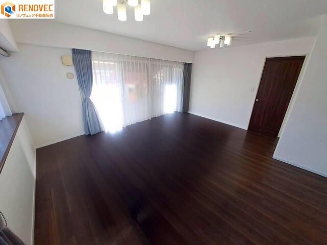 Renovated 3LDK Corner Apartment Near Semboku-Ono Station, Sakai - Thumbnail 3