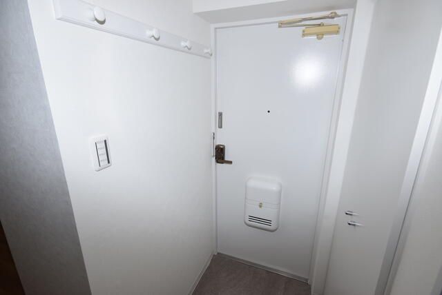 Renovated 1R Studio Apartment for Sale near Fuchu Station, Tokyo - Thumbnail 4
