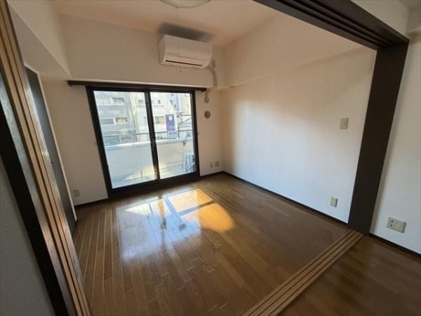1DK Apartment for Sale in Shinjuku, Tokyo - 48 Million Yen - Thumbnail 3