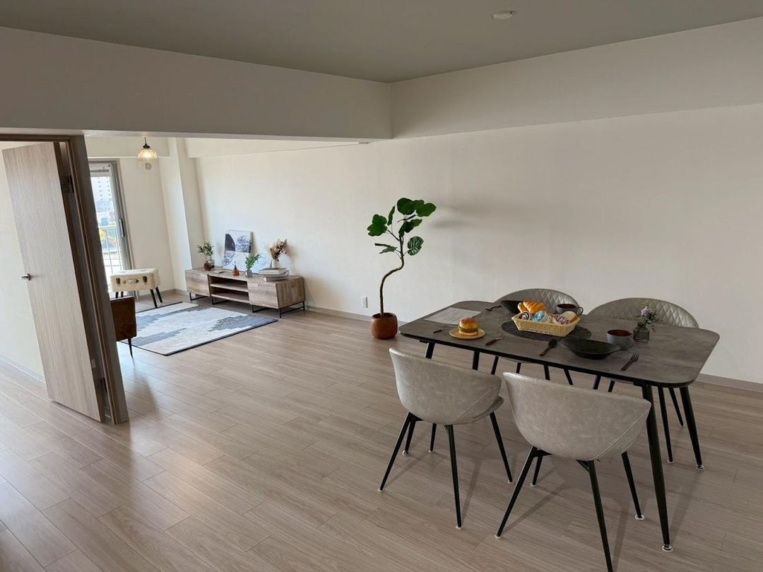 Renovated 2LDK Apartment for Sale in Suita, Osaka - Thumbnail 4