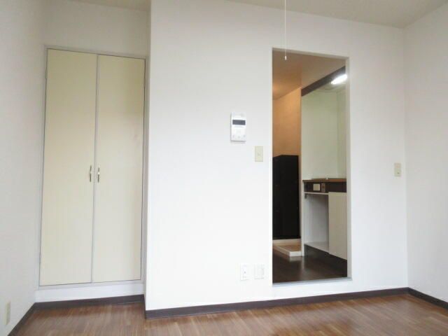 Women-Only 1K Apartment for Rent near Shōbuike Station, Nara - Thumbnail 4