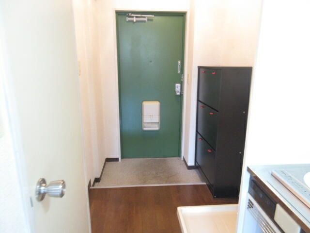 Women-Only 1K Apartment for Rent near Shōbuike Station, Nara - Thumbnail 2
