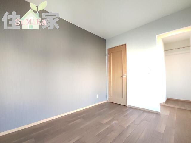 Renovated 2LDK Corner Lot House for Sale in Higashiosaka - Thumbnail 2