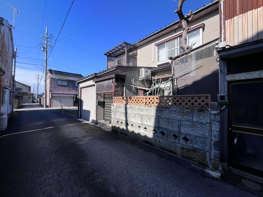 5K Detached House for Sale in Himeno, Takaoka, Toyama - Thumbnail 2