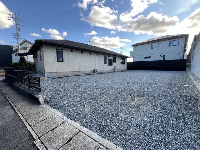 2014 2LDK House for Sale in Nisshin, Aichi with Large Land - Thumbnail 3