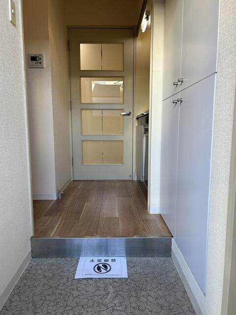 1K Investment Apartment for Sale Near Taisho Station, Osaka - Thumbnail 2