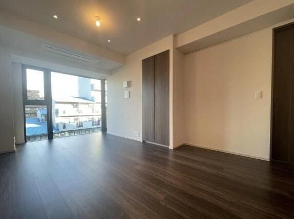 Modern 2LDK Apartment for Sale in Shinjuku's Kagurazaka, Tokyo - Thumbnail 3
