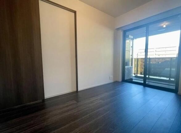 Modern 2LDK Apartment for Sale in Shinjuku's Kagurazaka, Tokyo - Thumbnail 4