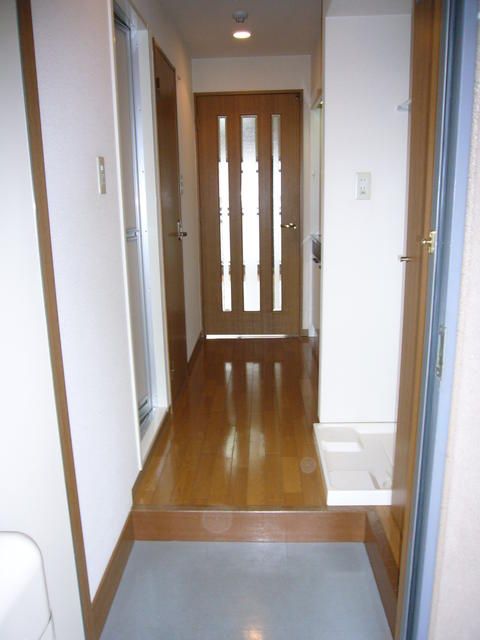 1K Apartment for Rent in Kishiwada, Osaka - 39,000 Yen - Thumbnail 3
