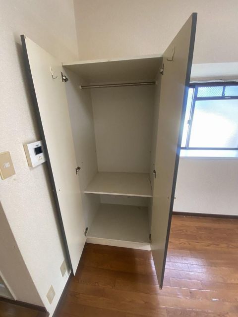 1K Apartment for Sale in Moji Ward, Kitakyushu - 1.5 Million Yen - Thumbnail 3