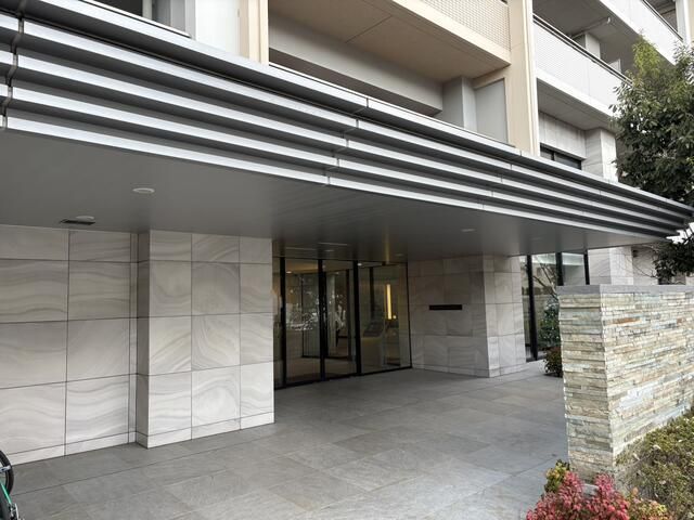 3LDK Apartment with Private Garden in Tachikawa, Tokyo - Thumbnail 4